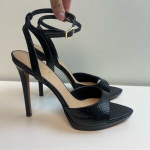 ALDO Black Leather High Heels Stiletto Pointy Toe Ankle Strap Size 8 Textured